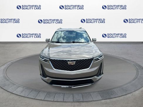 Used 2022 Cadillac XT6 Premium Luxury AWD/4WD image 9