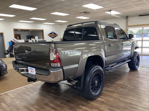 Used 2012 Toyota Tacoma 4x4 Double Cab w/ TRD Off-Road Pkg image 7
