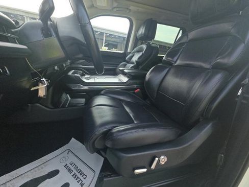 Used 2025 Lincoln Navigator Reserve AWD/4WD image 4