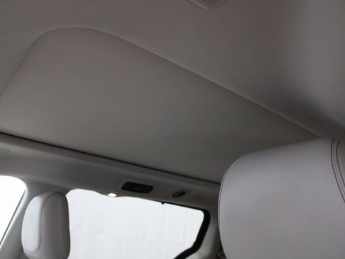 Used 2020 Chrysler Pacifica Limited image 10