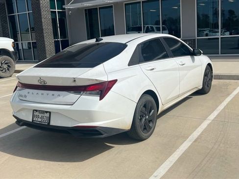 Used 2021 Hyundai Elantra SEL w/ Convenience Package image 5
