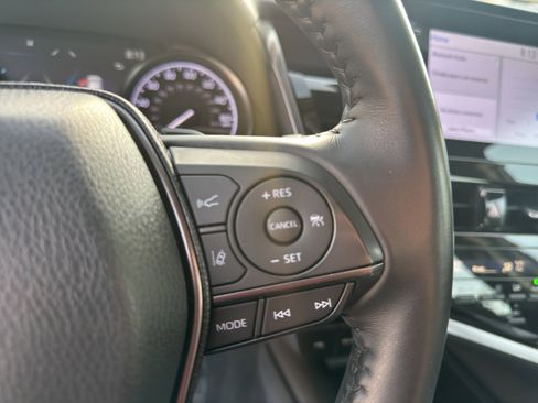 Used 2023 Toyota Camry SE image 18