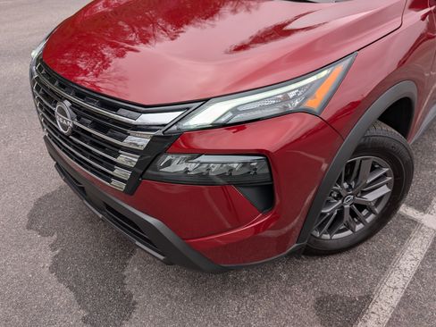 Used 2025 Nissan Rogue S image 13