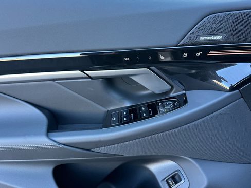 New 2026 BMW 530i RWD image 13