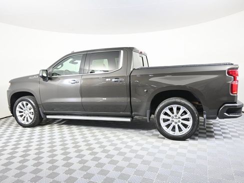 Used 2021 Chevrolet Silverado 1500 High Country w/ Technology Package image 3