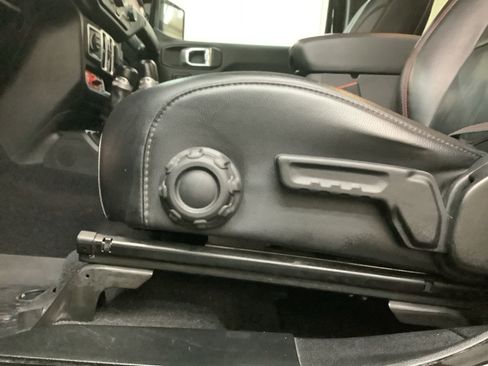 Used 2021 Jeep Gladiator Rubicon image 15