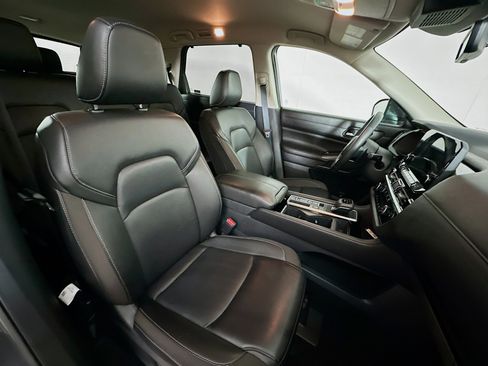 Used 2025 Nissan Pathfinder SL image 33