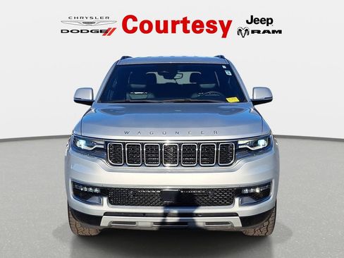 Certified 2022 Jeep Wagoneer Series II AWD/4WD image 9