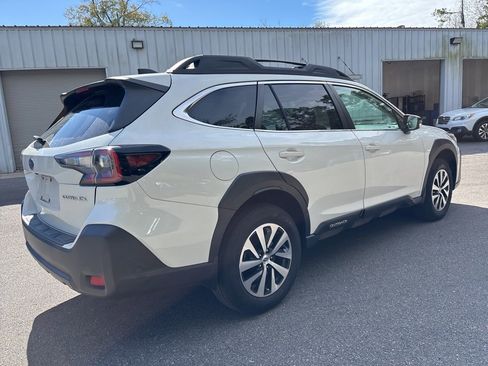 Used 2023 Subaru Outback Premium image 21