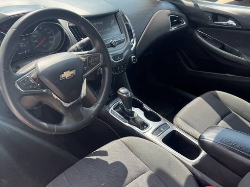 Used 2016 Chevrolet Cruze LT image 17