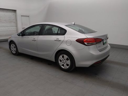 Used 2018 Kia Forte LX image 3