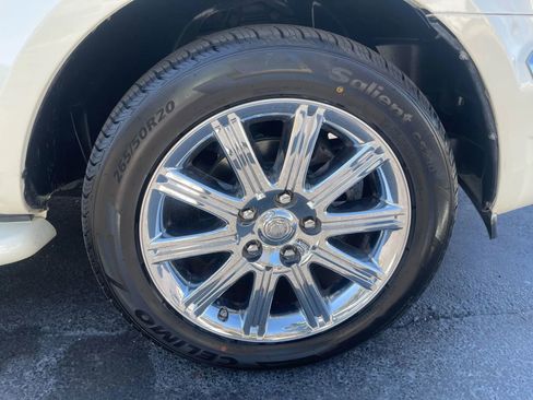 Used 2008 Chrysler Aspen Limited image 23