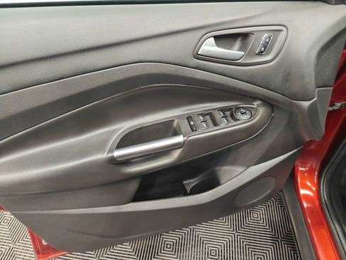 Used 2014 Ford Escape SE w/ Equipment Group 201A FWD image 40