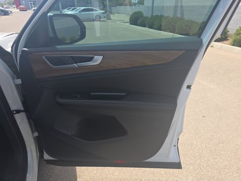 Used 2026 Volkswagen Atlas SE FWD image 16