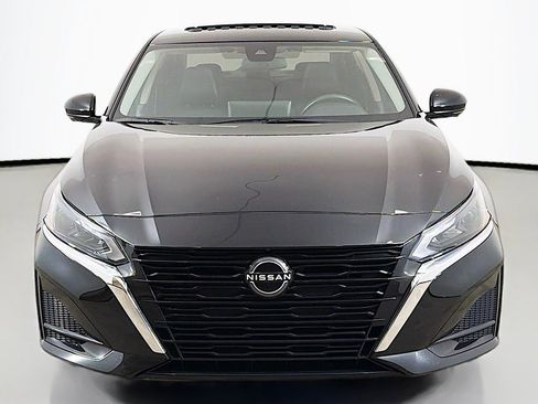 Used 2023 Nissan Altima 2.5 SL FWD image 11