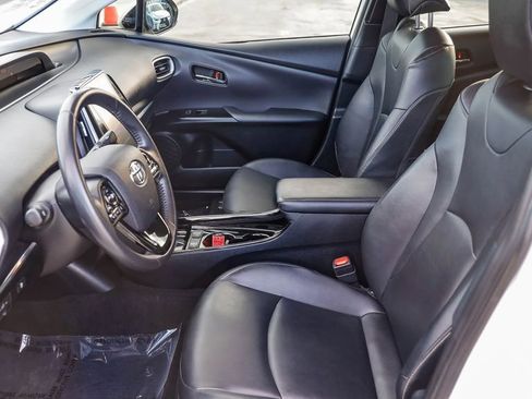 Used 2020 Toyota Prius Prime XLE image 18