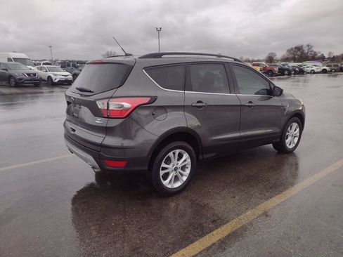 Used 2018 Ford Escape SE image 6