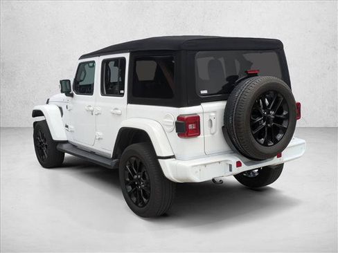 Used 2022 Jeep Wrangler Unlimited Sahara AWD/4WD image 7