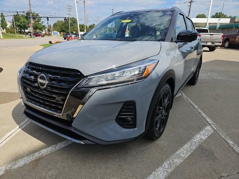 Used 2024 Nissan Kicks SR w/ SR Premium Package FWD image 10