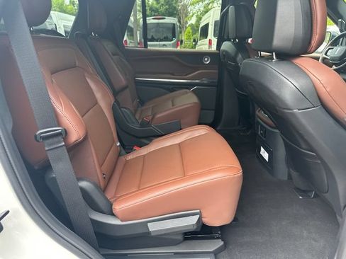 New 2026 Lincoln Navigator Reserve AWD/4WD image 15