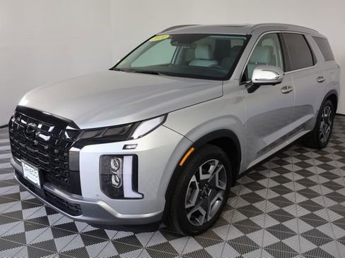 Used 2024 Hyundai Palisade SEL image 4