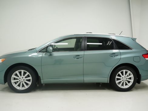 Used 2010 Toyota Venza FWD image 6