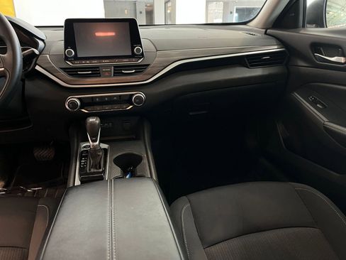 Used 2025 Nissan Altima 2.5 SV image 35