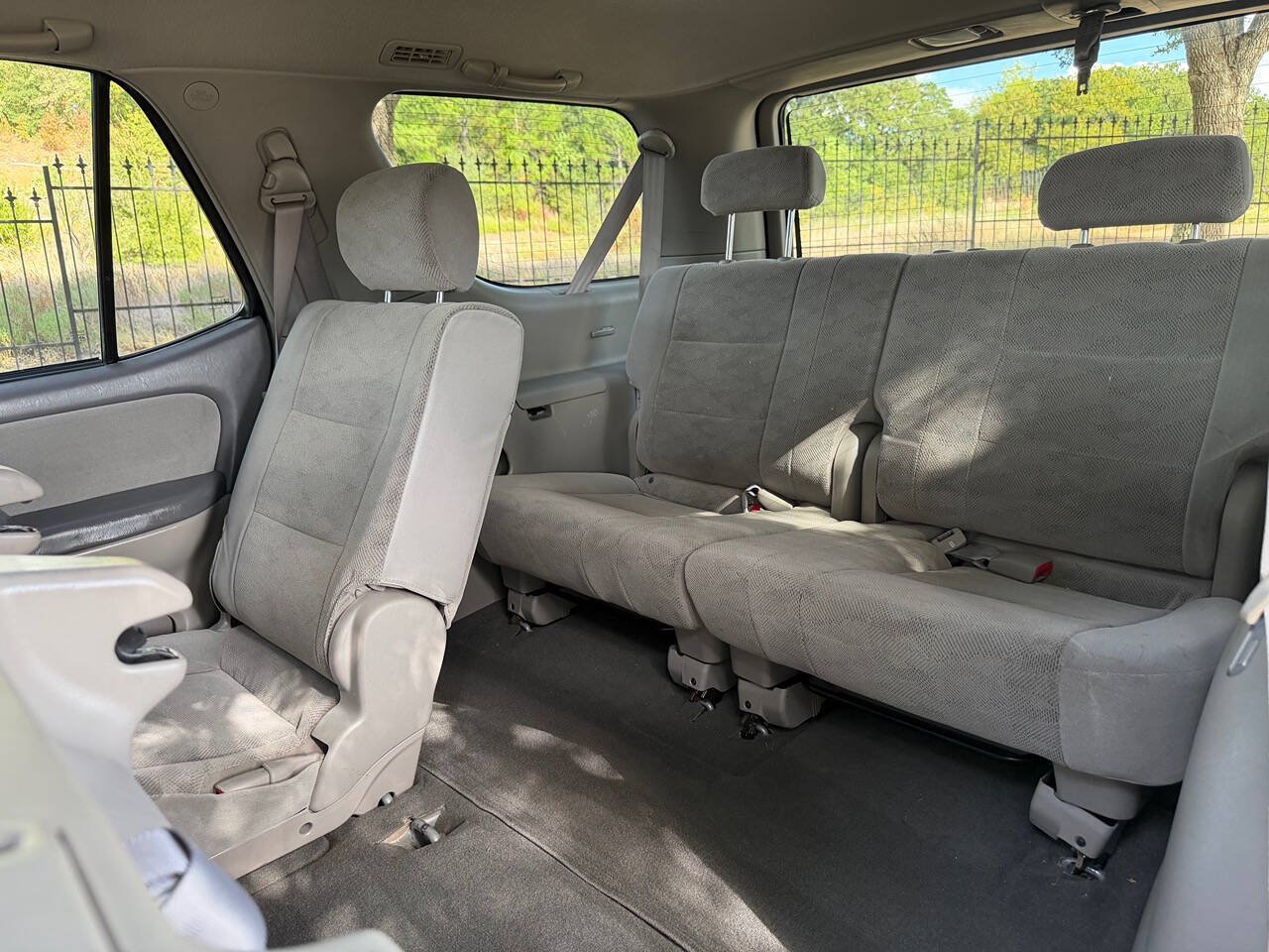 Used 2005 Toyota Sequoia SR5 w/ Towing Pkg RWD image 25