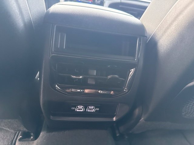 Used 2025 Jeep Grand Cherokee Laredo AWD/4WD image 21