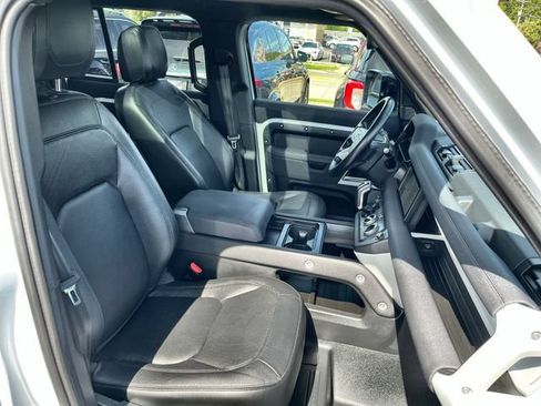 Used 2023 Land Rover Defender 110 S AWD/4WD image 27