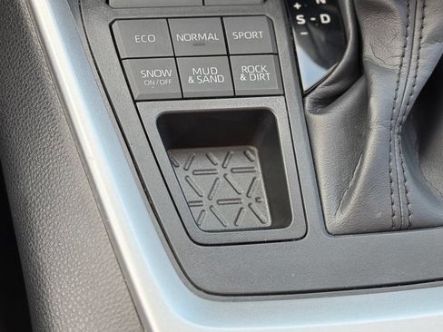 Used 2023 Toyota RAV4 XLE Premium AWD/4WD image 16