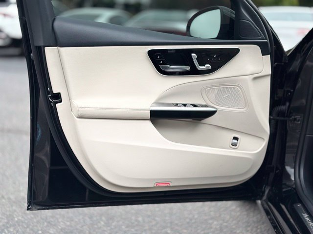 Used 2023 Mercedes-Benz C 300 4MATIC Sedan image 10