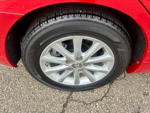 Used 2011 Toyota Camry LE image 29