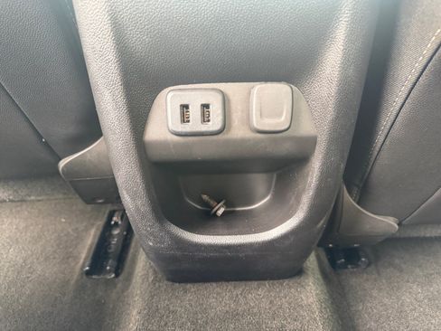 Used 2018 Chevrolet Colorado Z71 AWD/4WD image 30