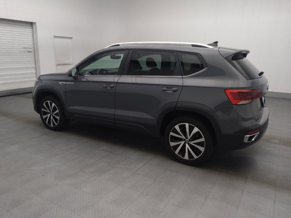 Used 2023 Volkswagen Taos SE FWD image 3