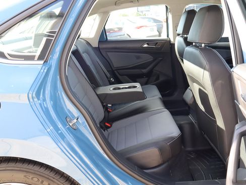 Used 2025 Volkswagen Jetta SE image 23