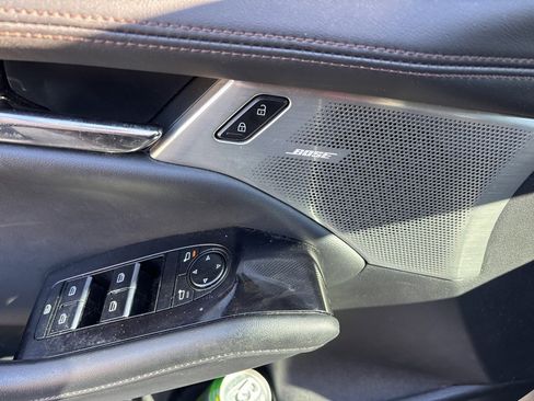 Used 2024 MAZDA MAZDA3 Hatchback w/Premium Plus Pkg image 7