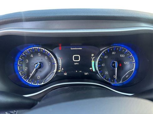New 2026 Chrysler Pacifica Select AWD/4WD image 6