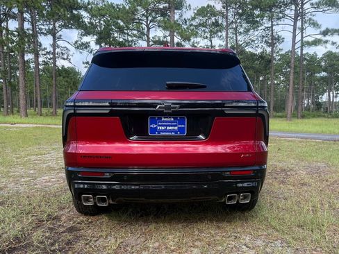 New 2026 Chevrolet Traverse RS w/ LPO, Floor Liner Package FWD image 4