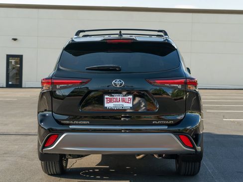Certified 2026 Toyota Highlander Platinum AWD/4WD image 9