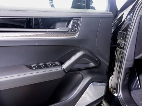 New 2025 Porsche Cayenne Turbo image 21