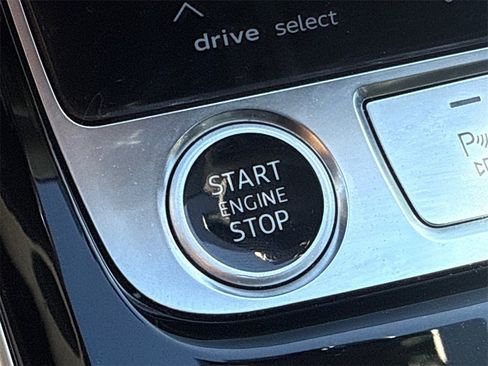 Used 2022 Audi A8 L 3.0T w/ Executive Package image 29