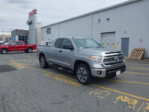 Used 2017 Toyota Tundra SR5 AWD/4WD image 1