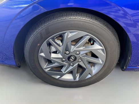 Used 2024 Hyundai Elantra SEL FWD image 14