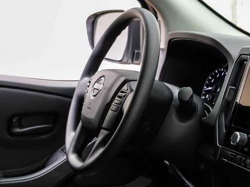 Used 2025 Nissan Frontier S image 12