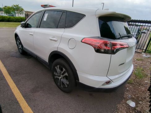 Used 2018 Toyota RAV4 LE w/ All Weather Liner Package AWD/4WD image 4