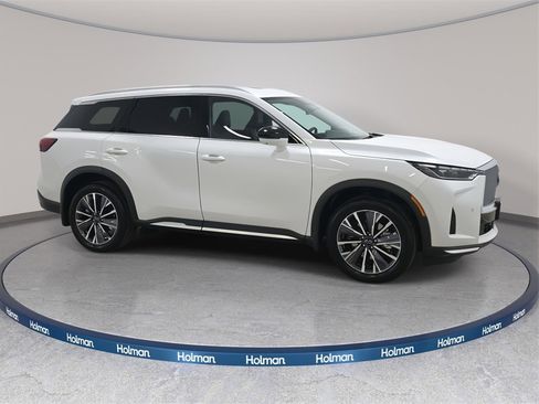 Certified 2026 INFINITI QX60 Luxe w/ Family Package image 4