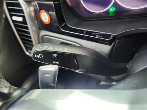 Used 2021 Porsche Cayenne Base image 40