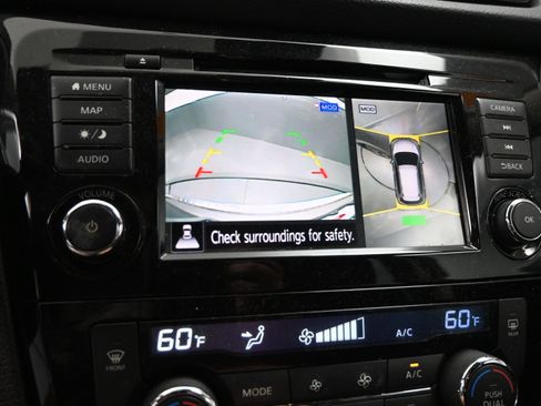 Used 2019 Nissan Rogue SV w/ Premium Package FWD image 29