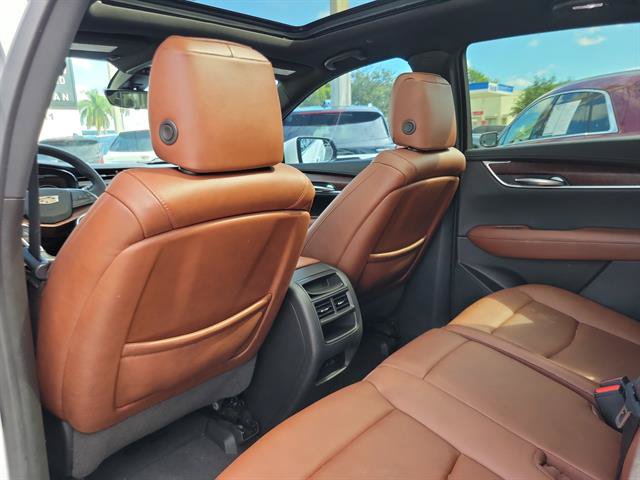 Certified 2022 Cadillac XT5 Premium Luxury w/ Technology Package FWD image 8